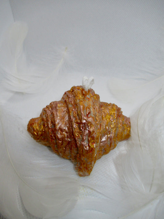 GOLDEN CROISSANT