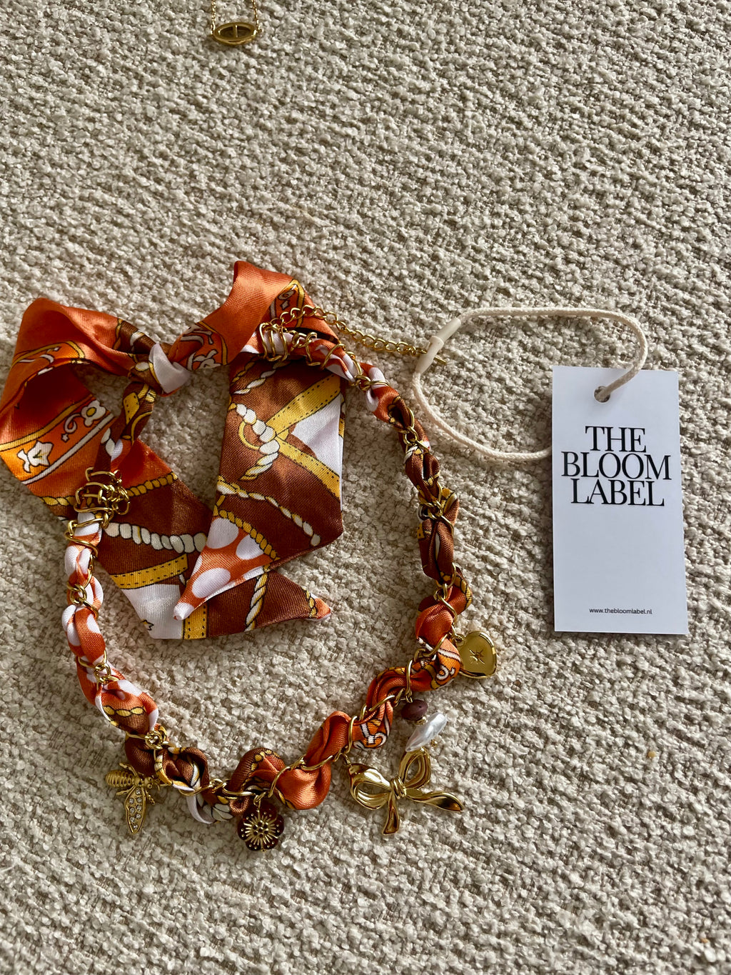 Oranje ketting