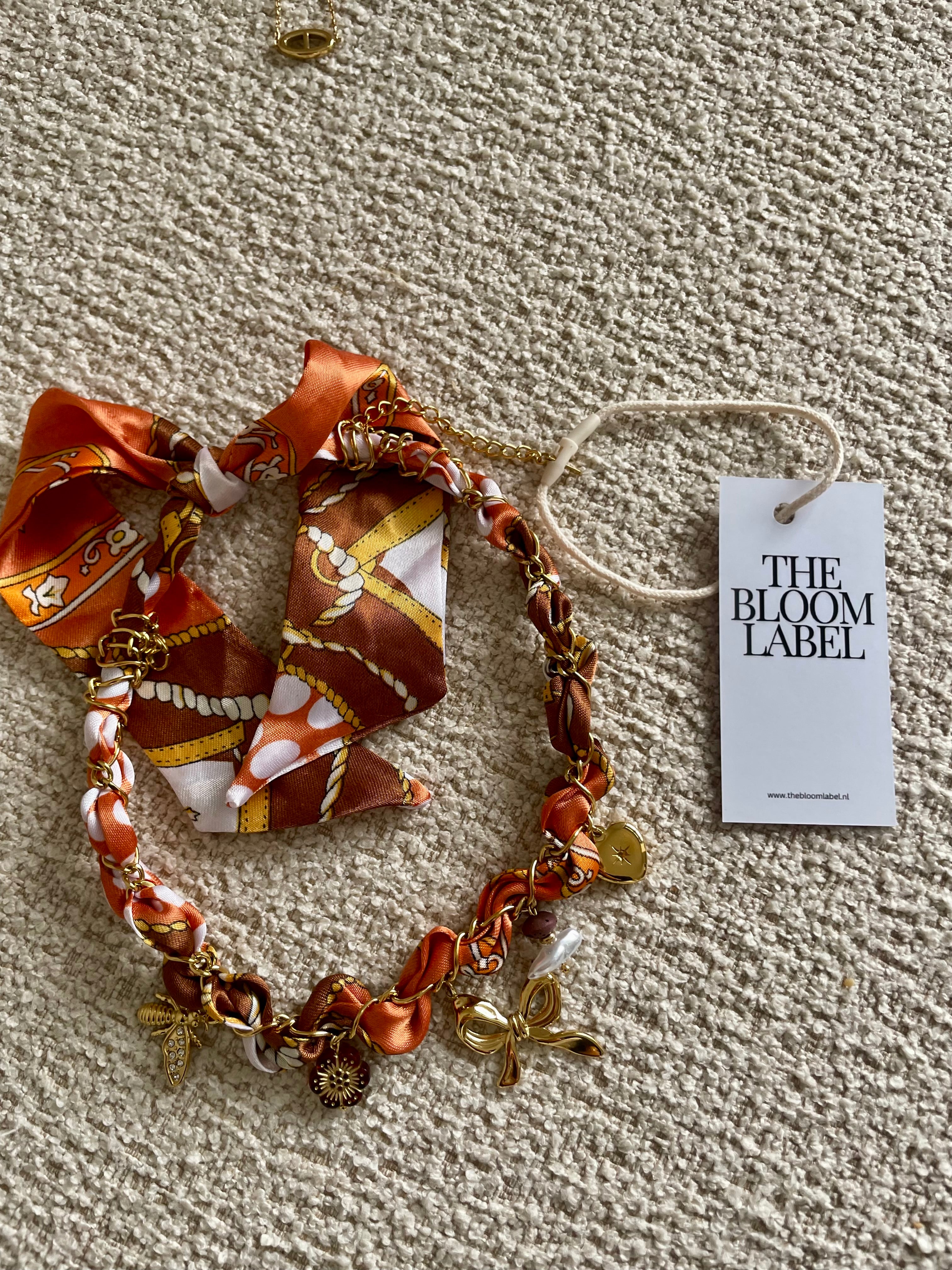 Oranje ketting