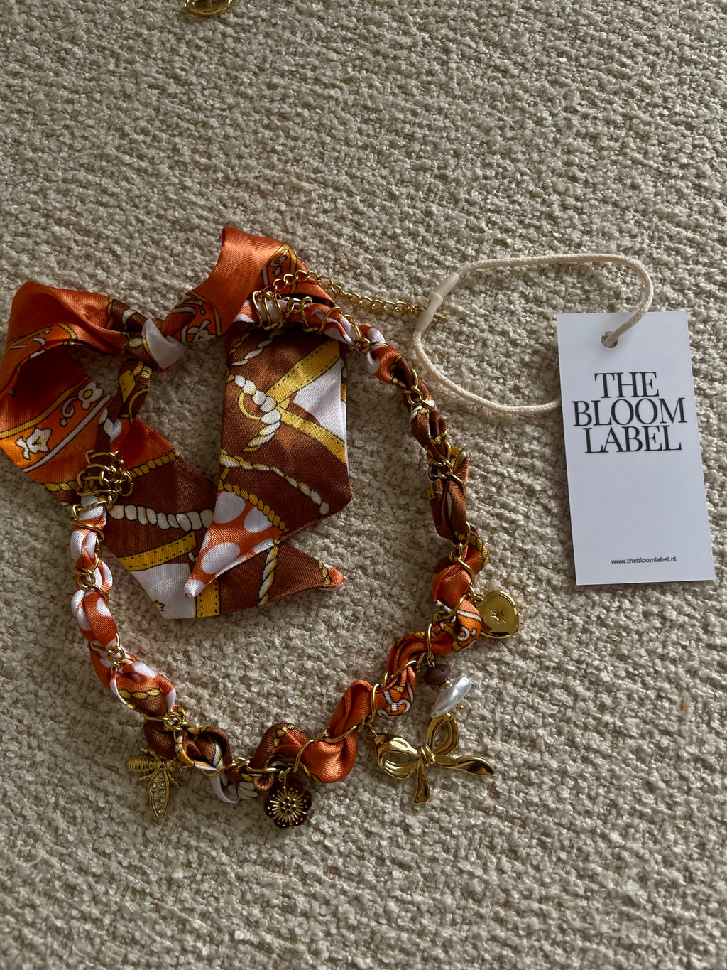 Oranje ketting