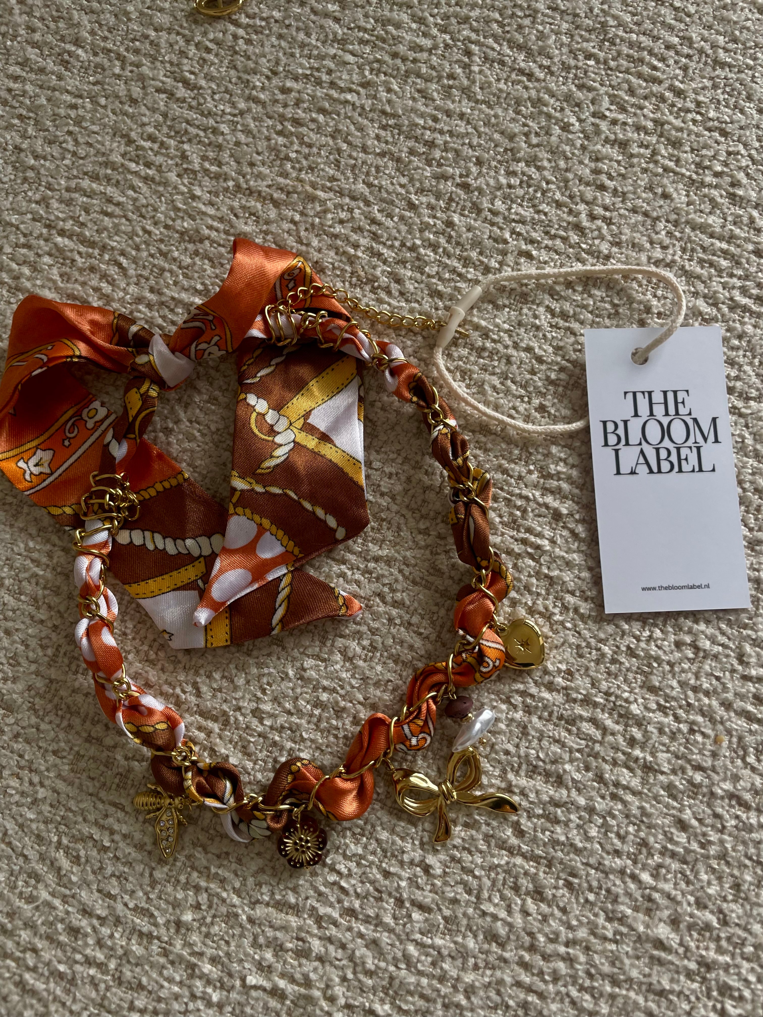 Oranje ketting
